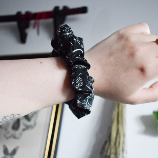 Planchette Scrunchie